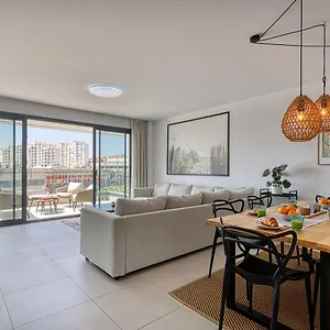 https://new-spacious-luxury-3-bedroom-family-apartment-in.1costadelsol.com